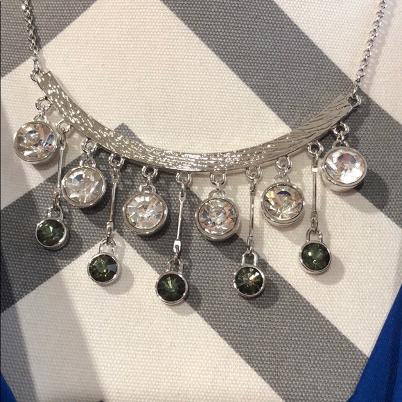 EUC Sleeveless Blouse - Picture 5 of 5